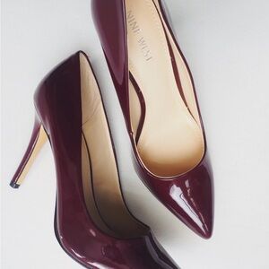 Burgundy maroon shiny Nine West pumps. Worn only a handful of times!